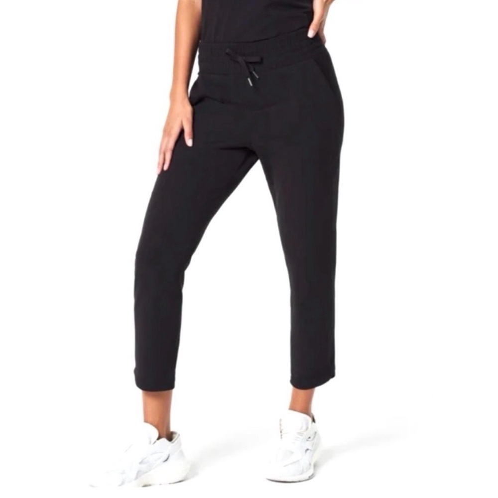 NWT SPANX Casual Fridays Tapered Pants Lightweight Black Size M